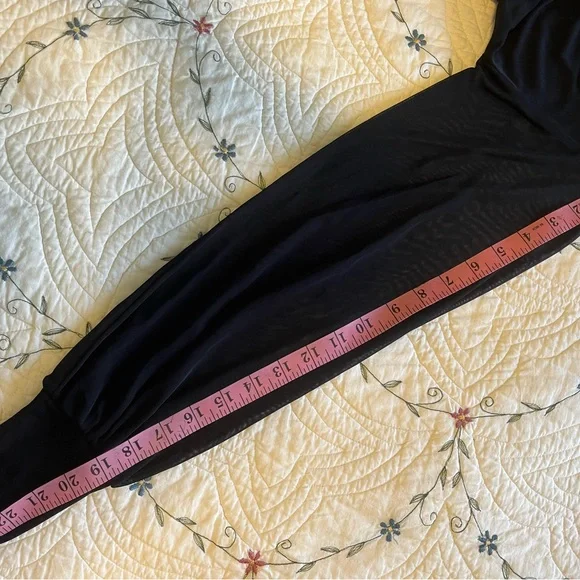 20% OFF BUNDLES! Urban Outfitters Long Sleeve Cropped Cardigan. Black. Small - Picture 12 of 12